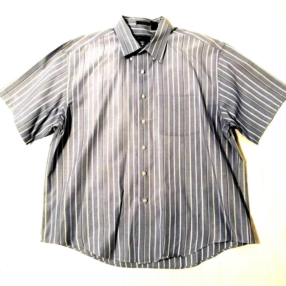 Mens Van Heusen Short Sleeve Shirt XL Blue Stripe Button Up Wrinkle/Stain Free